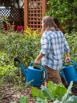 French Blue Watering Can -Garden Supplies 06341 1390 tif