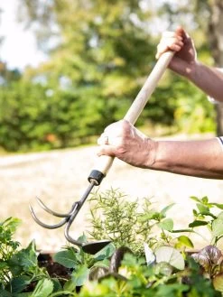 Gardener's Lifetime Raised Bed Cultivator -Garden Supplies 8587960 3527 tif