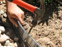 EasyFlex™ Aluminum Edging, 24' 13 EasyFlex™ Aluminum Edging, 24' -Garden Supplies 8592450 002V tif