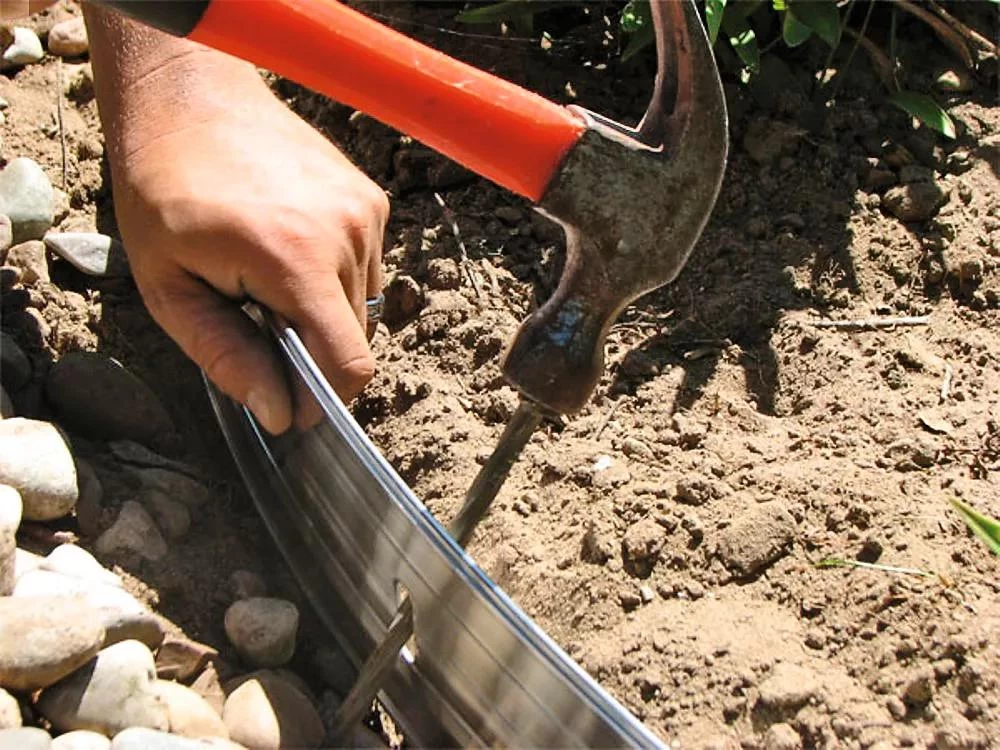 EasyFlex™ Aluminum Edging, 24' 7 EasyFlex™ Aluminum Edging, 24' - Image 7