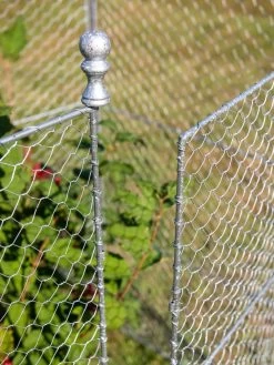 Tall Chicken Wire Critter Fence With Gate -Garden Supplies 8613260 0083
